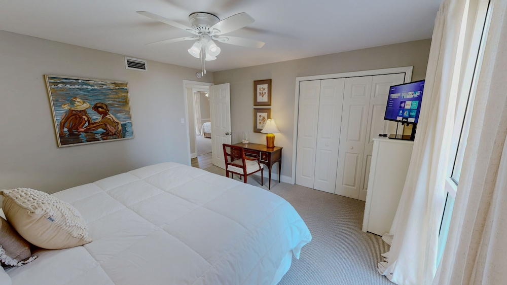 Shoreline Towers 2021 3 Bedroom Condo
