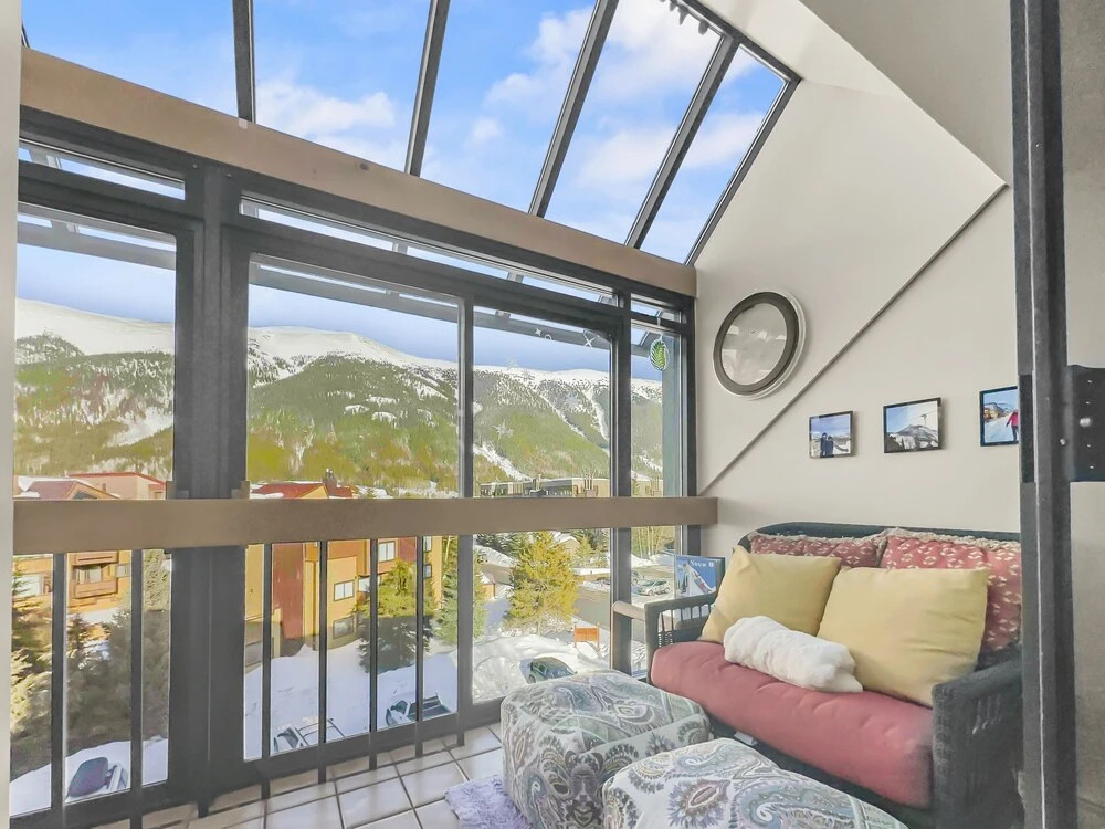 Wh405 Wheeler House 3 Bedroom Condo by RedAwning