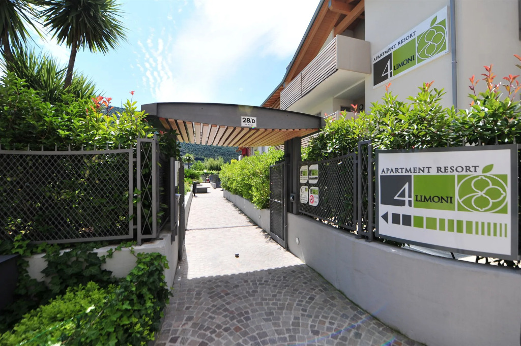 4 Limoni Apartment Resort