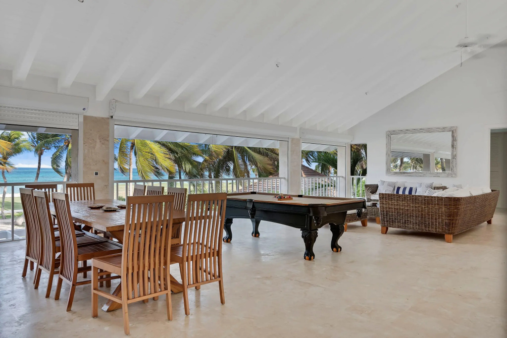 5BR Oceanfront Golf Estate w Pool Private Chef
