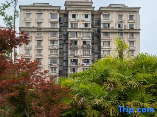 WuYu Hotel（Beibei District Government Zhuang Yuan Bei Light Rail station)