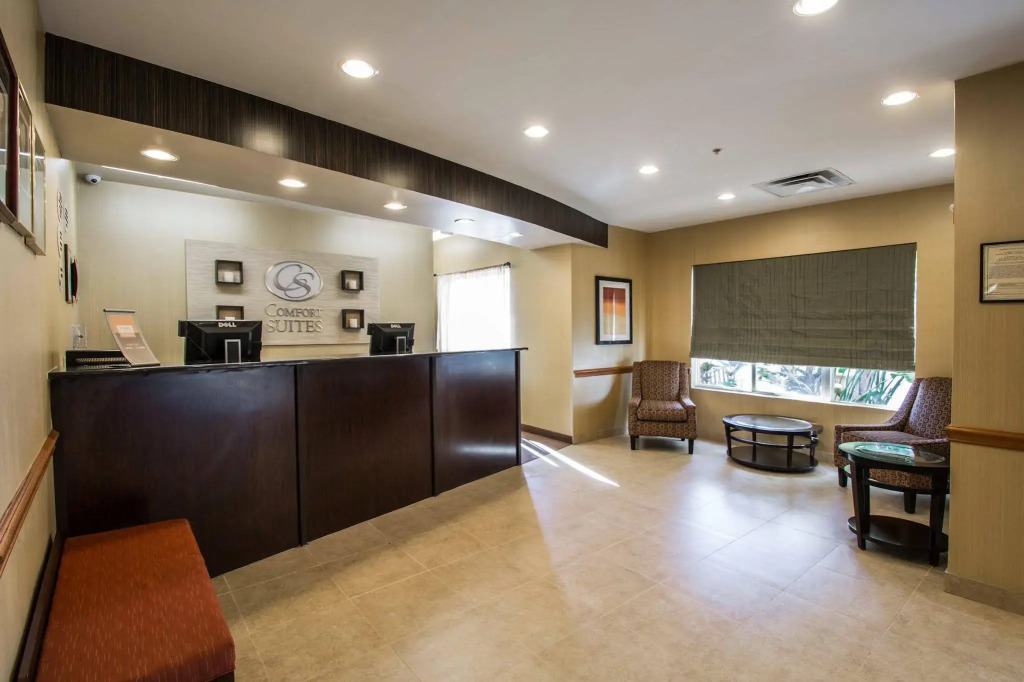 Comfort Suites Near Universal Orlando Resort