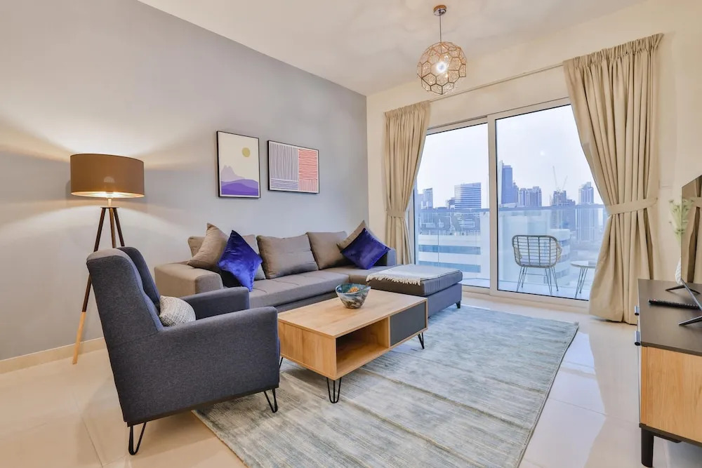 Luxe 1Bed Apt - Balcony & View