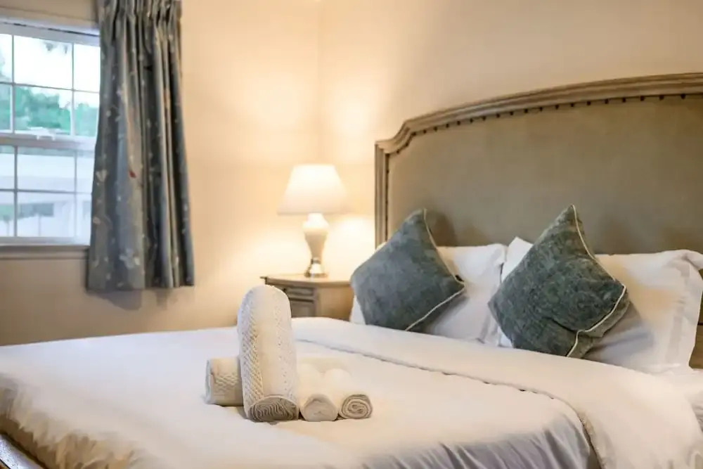 Cozy Pasadena Home Steps From Rose Bowl w Parking