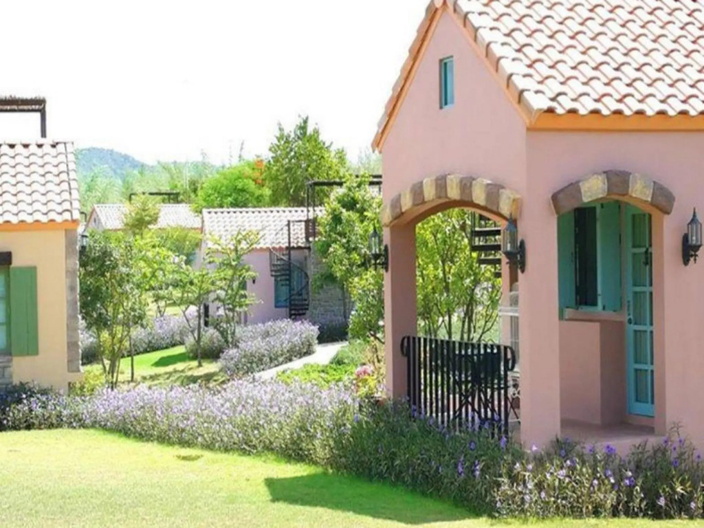 La Provence Suan Phung Hotel