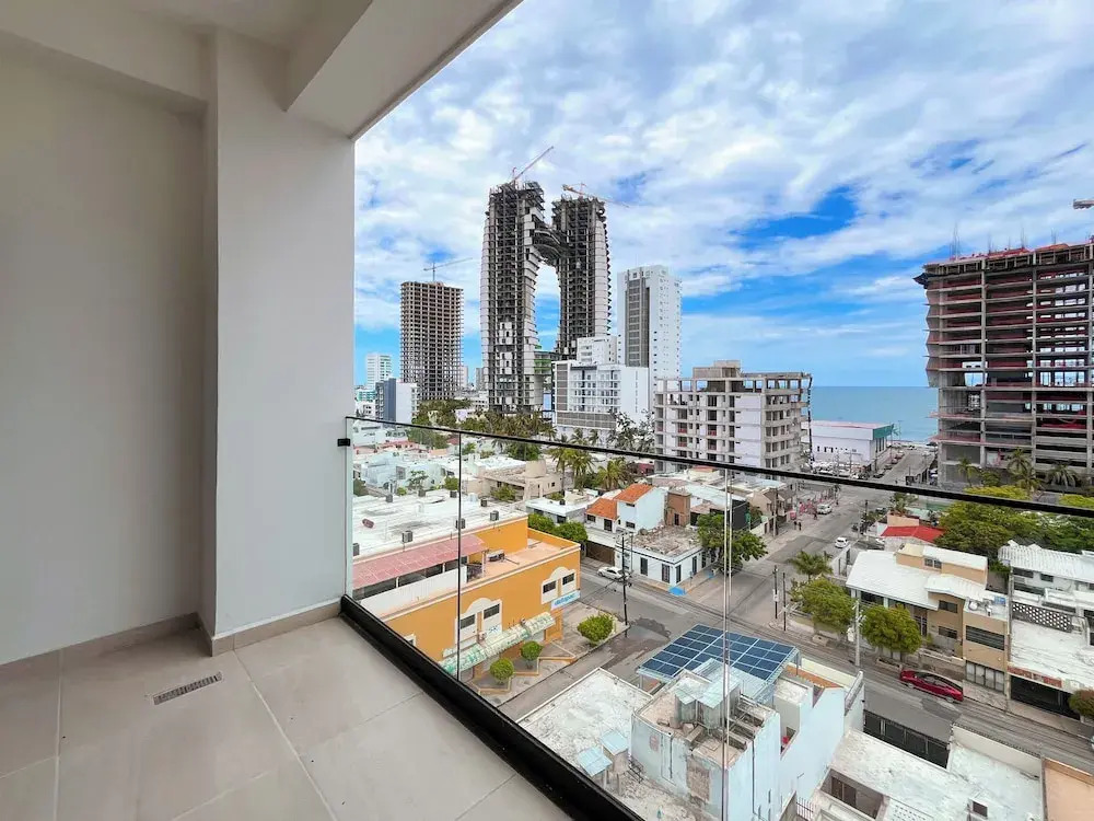Makeva Condos, Near Malecon