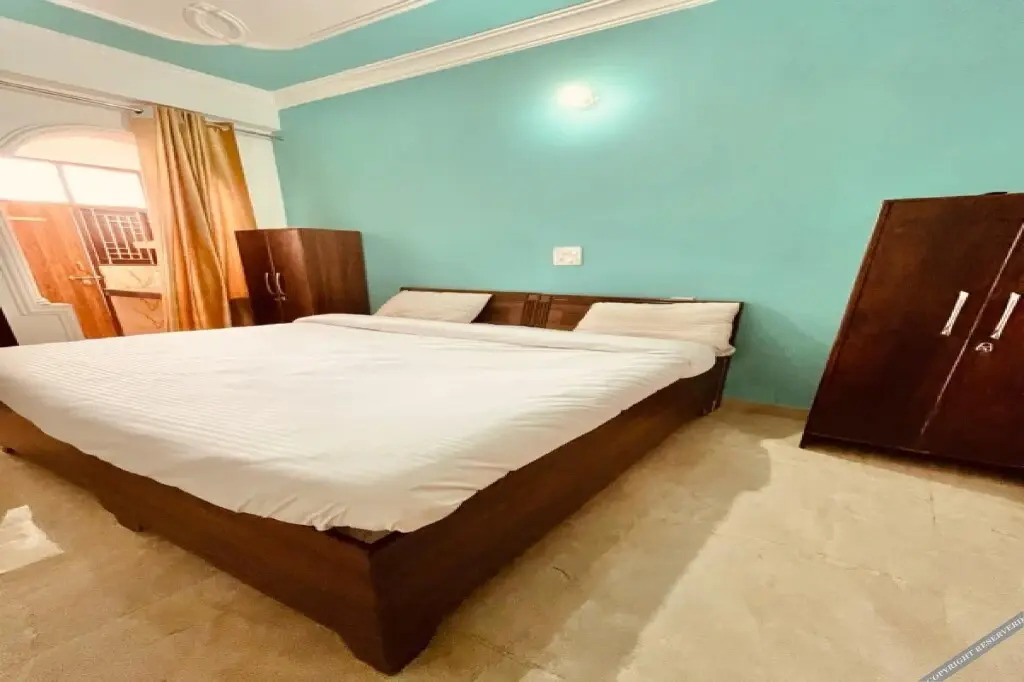 Capital O Kanha Guest House