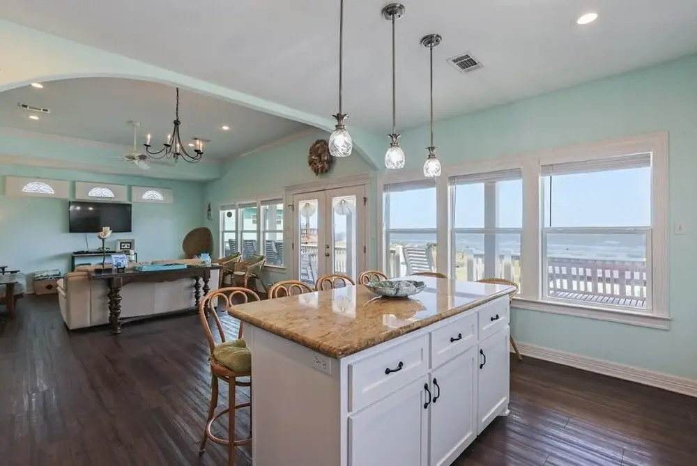 Miss Molly's 2 Bedroom Home by RedAwning