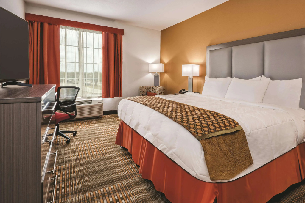 La Quinta by Wyndham San Antonio by Frost Bank Center