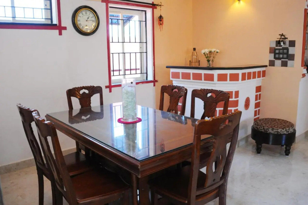 VAISHNAVI VILLA-Family Homestay-2km from bus stand-WiFi