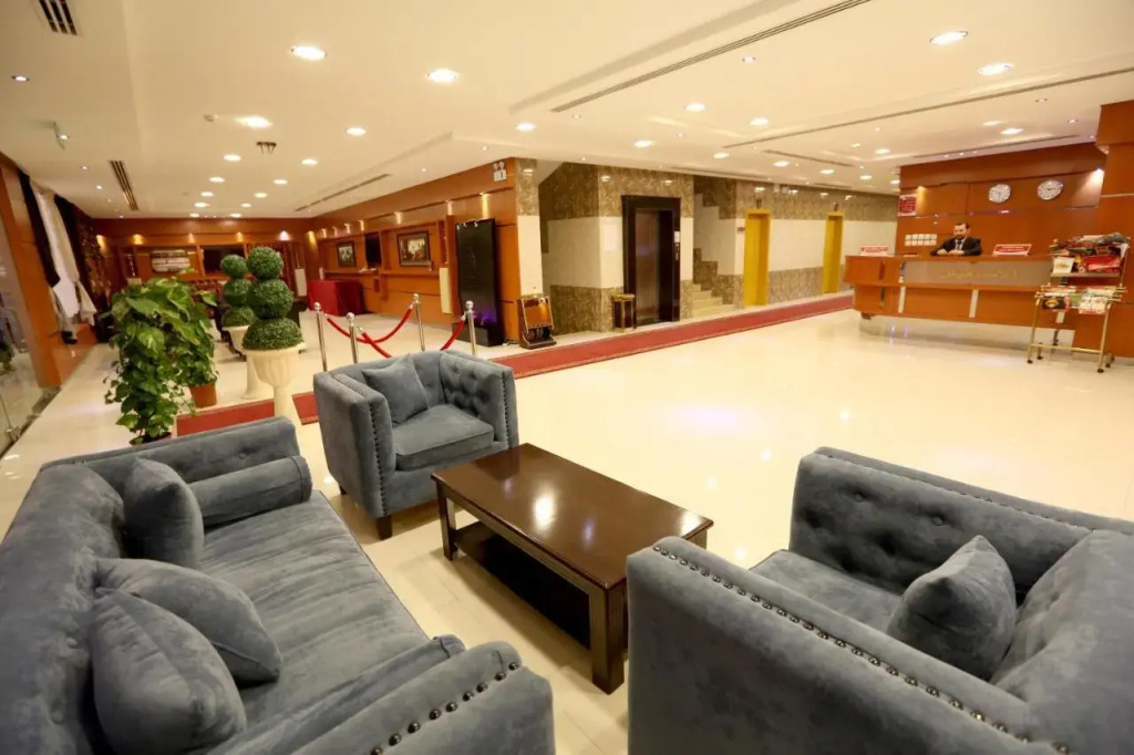 Silent Room Hotel by OYO Rooms