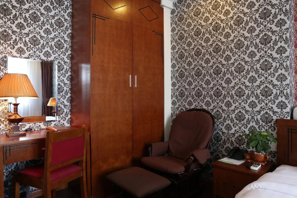 First Eden Hotel - Hang Bun