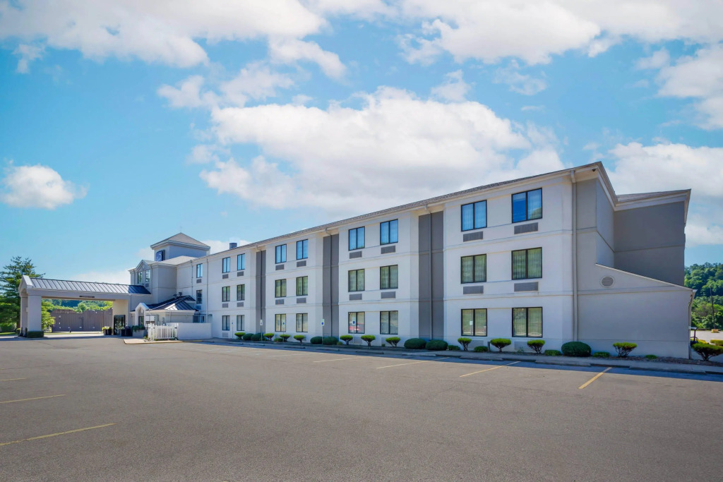 Sleep Inn & Suites Cross Lanes - South Charleston