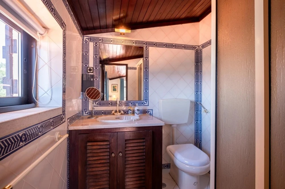 Panoramic Ocean View Villa & Pool in Sesimbra by Rent4Rest