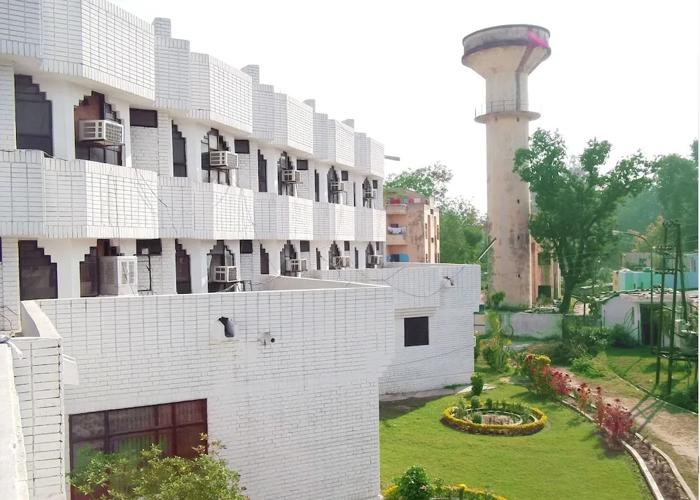 Rahi Motel