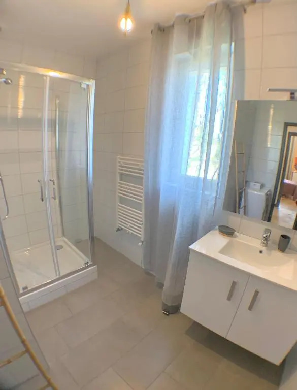 Le Clos Saint Gilles, T5, village viticole