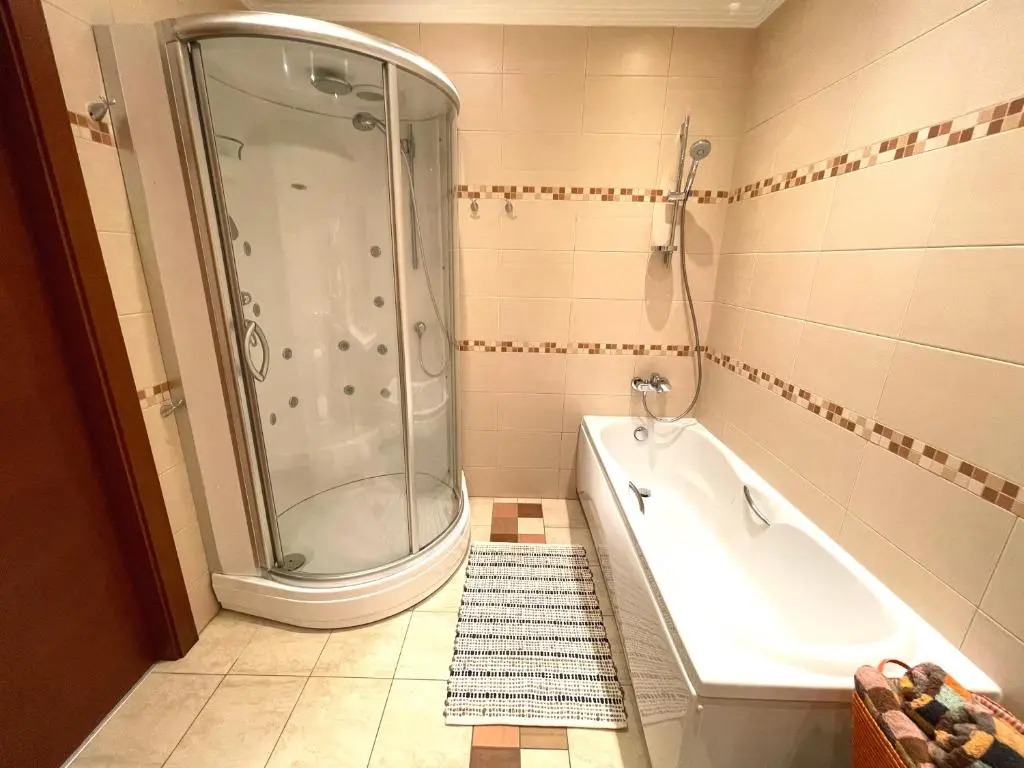 5th Line Apartment, 300m to the beach