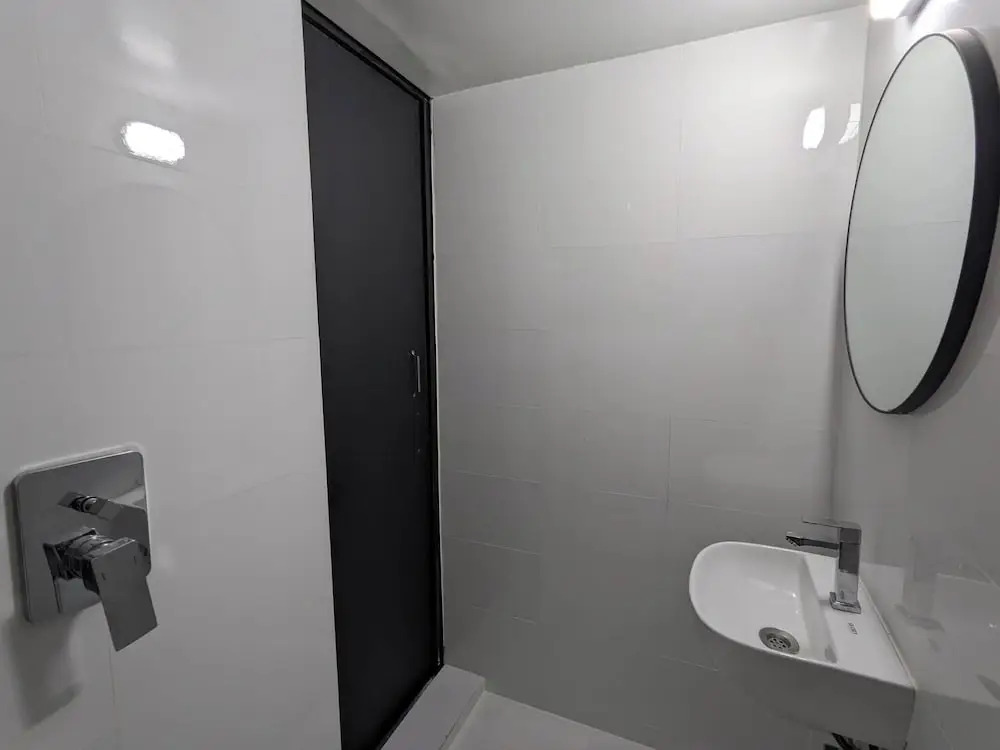 Minimalist Apt at DAC Intl Airport Msg to Avail Special Offer for Flight Catcher