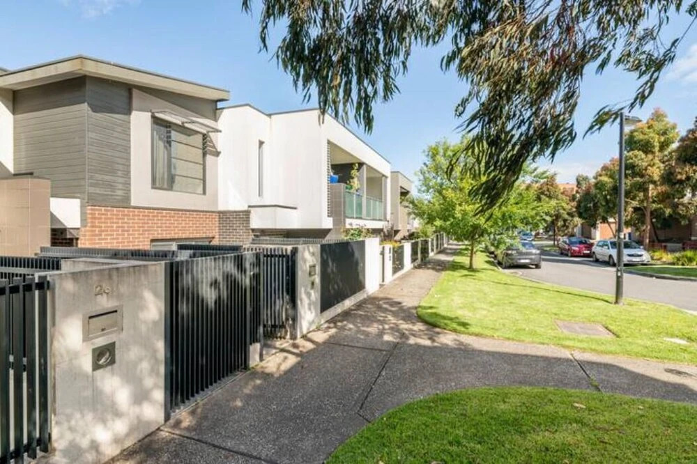 La Trobe Uni  3B townhouse  Bundoora