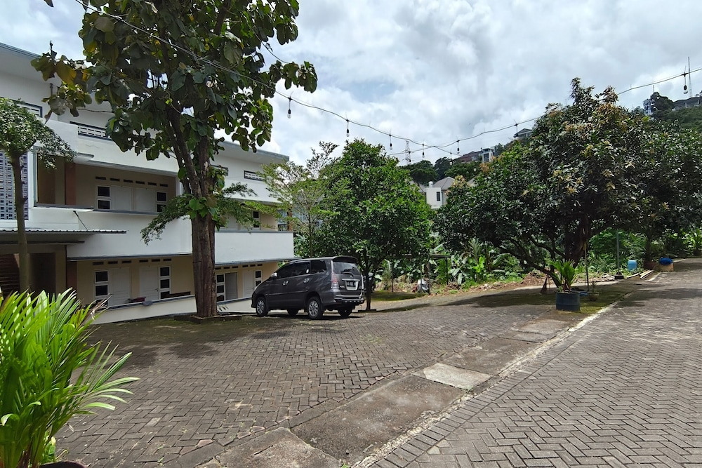 Hotel O House Of Fosil Syariah