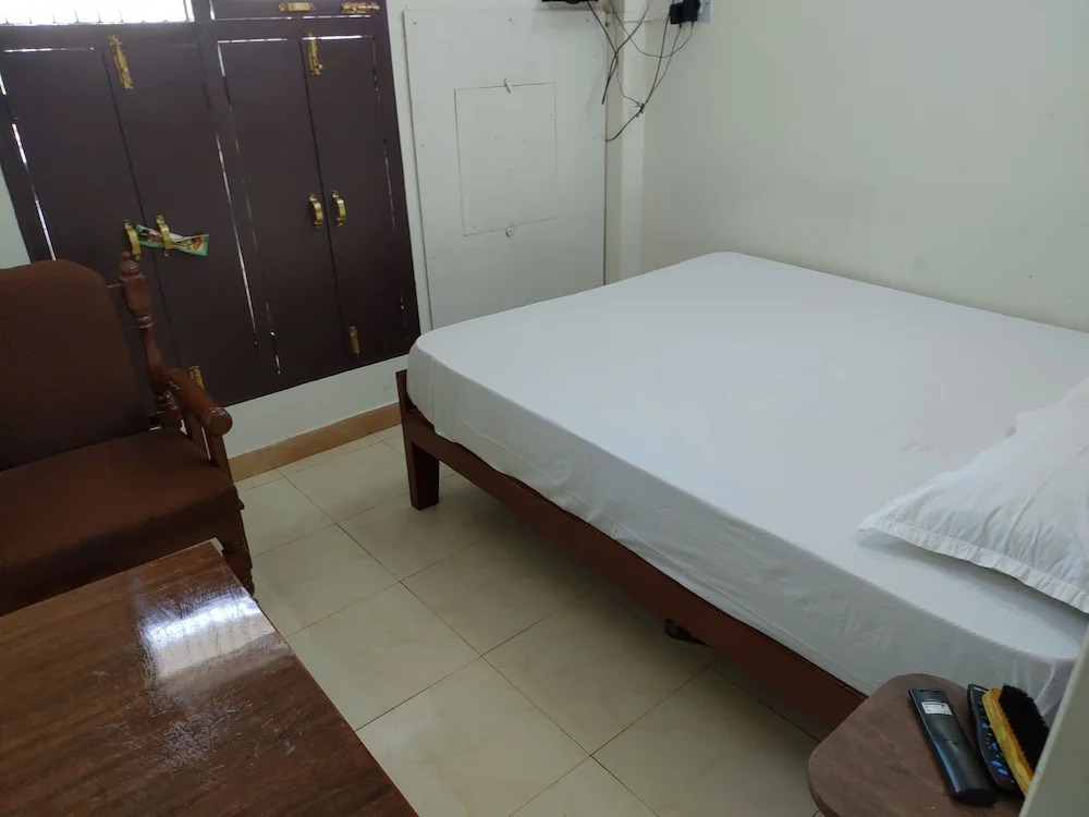 Hotel Green Palace and Ujala Restaurant