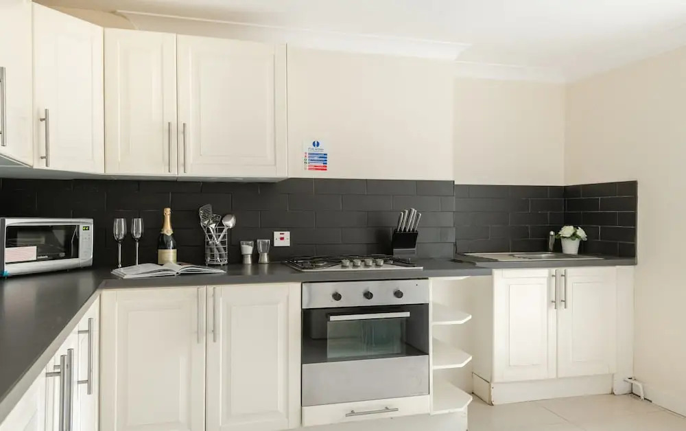 Great Percy Street Apartments by Flexystays