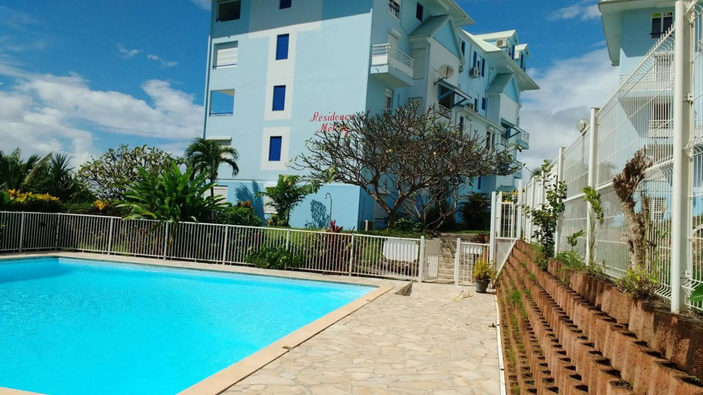 Appartement moderne à Sainte-Anne 43 m² avec vue mer