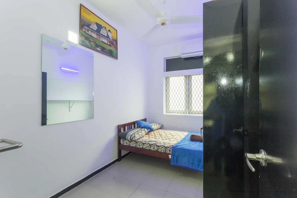 Manning 2BR Apartment in Wellawatta with AC
