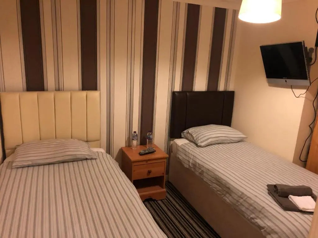 Saracen Head Hotel