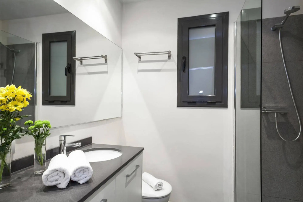Fira Apartments by gaiarooms