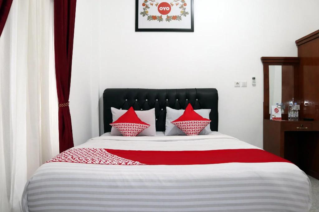OYO 956 Penginapan Eby