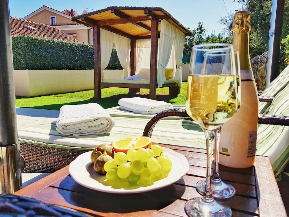 Beautiful Villa Near Opatija, 800m From the sea With Private Pool and Grill Area
