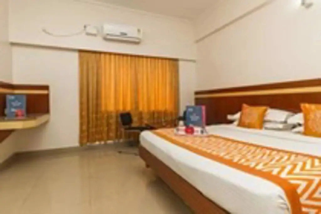 Mlc Gateway Deluxe Inn