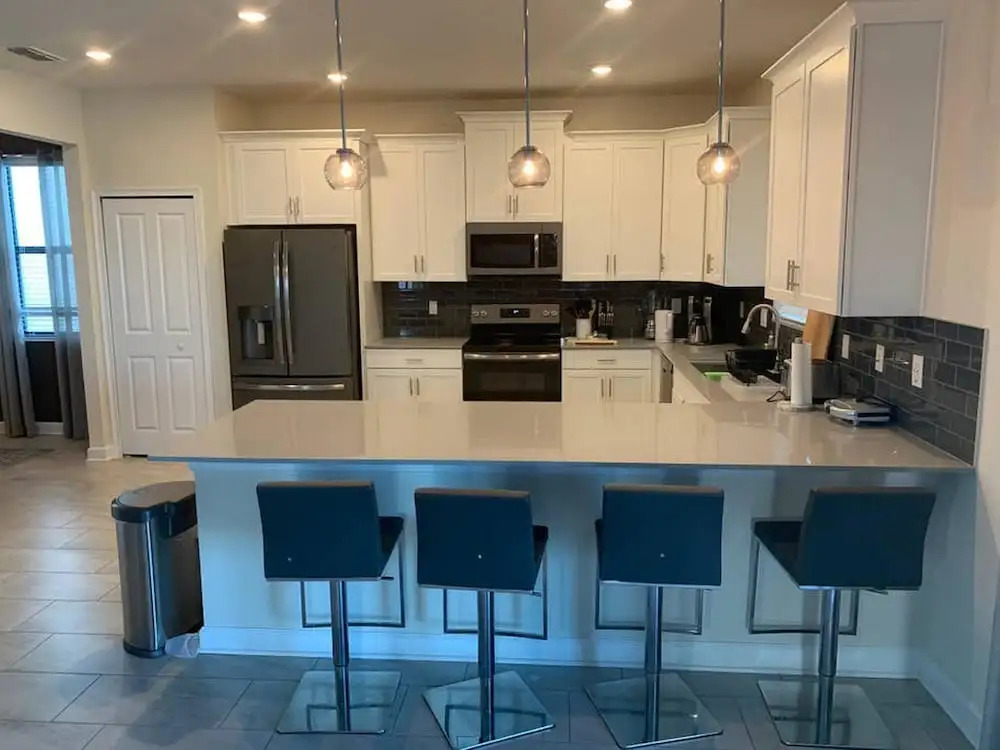 Gorgeous Single Home With Pool and Game Room Sl2953