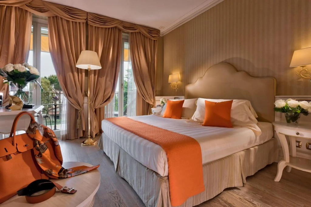 Grand Hotel