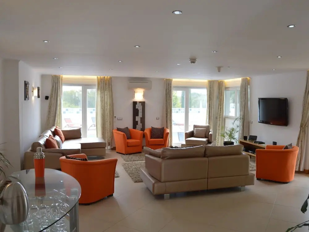 Luxury 5 Bedroom Villa with Private Pool on Funchal Ridge near Lagos