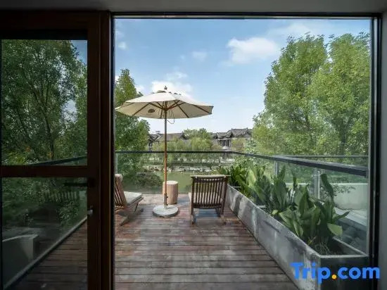 Songjian Wushe Homestay (Kaifeng Qingming Shanghe Garden Wansuishan Martial Arts City Branch)