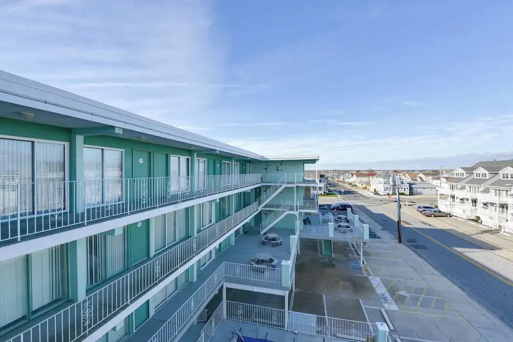 Updated Oceanside Condo - 5 Miles to Cape May!