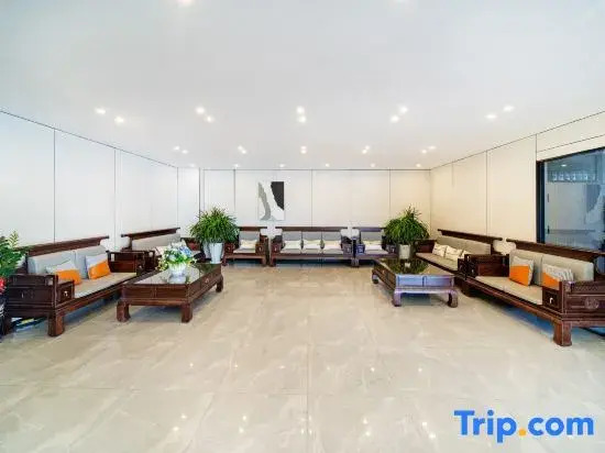 Ining Boria Hotel