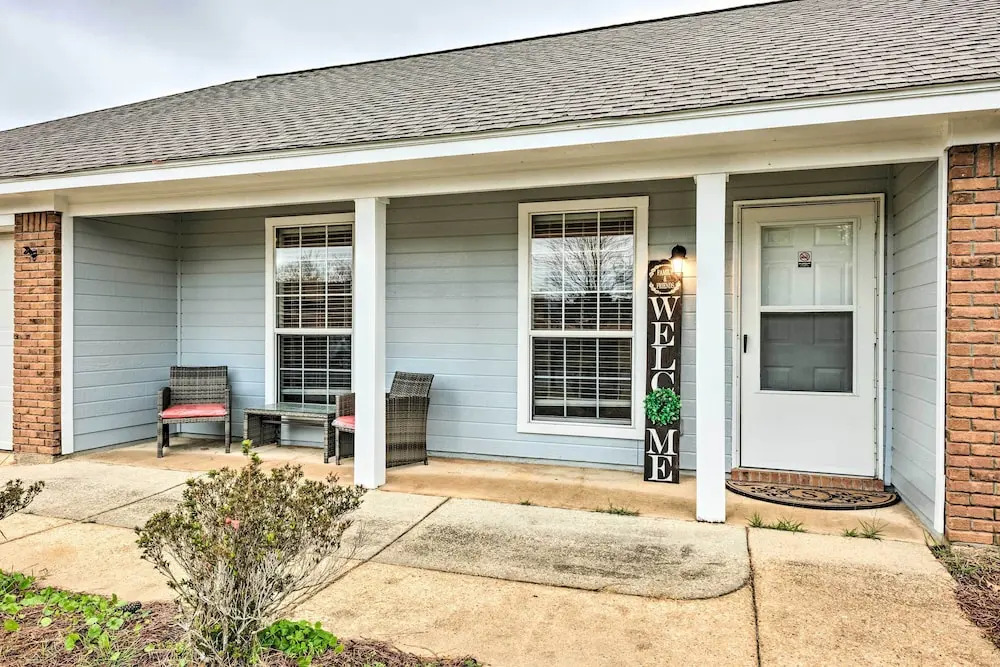 Ocean Springs Home w/ Sunroom ~ 5 Mi to Beach