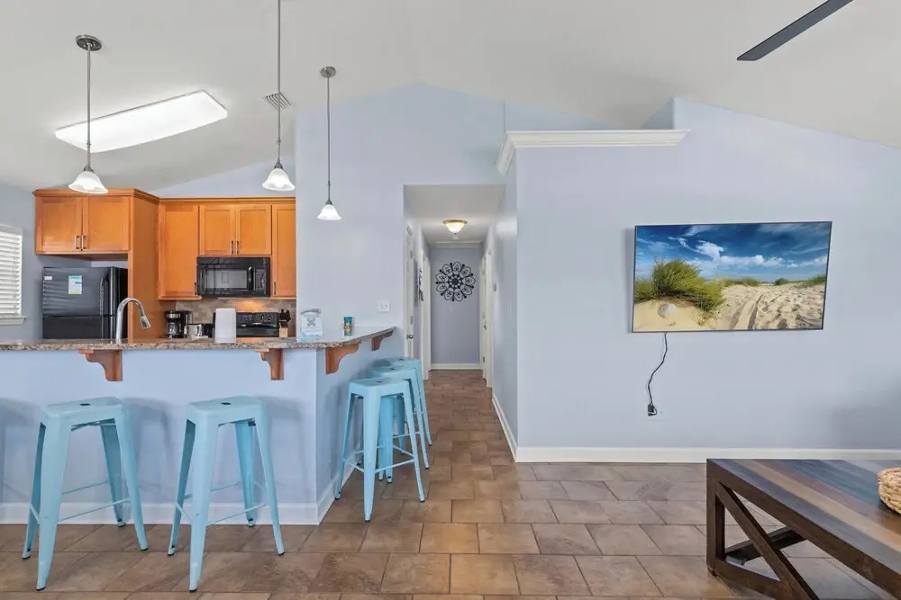 Charming 3bd/2ba Home Close to the Beach! Sleeps 8!