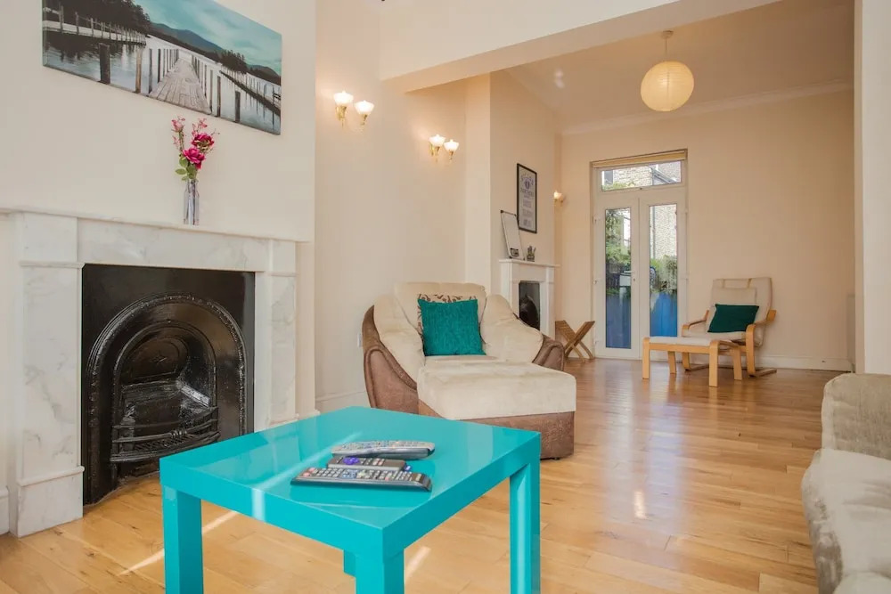Spacious 4 Bedroom House in South Lambeth