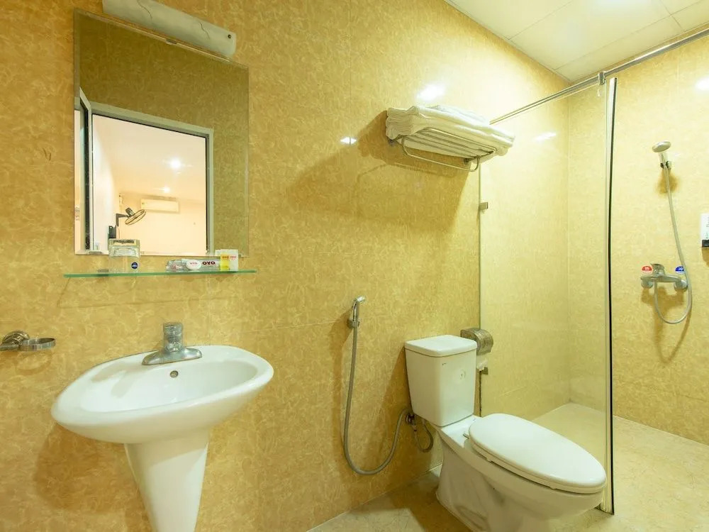 OYO 417 Truong Son Hotel