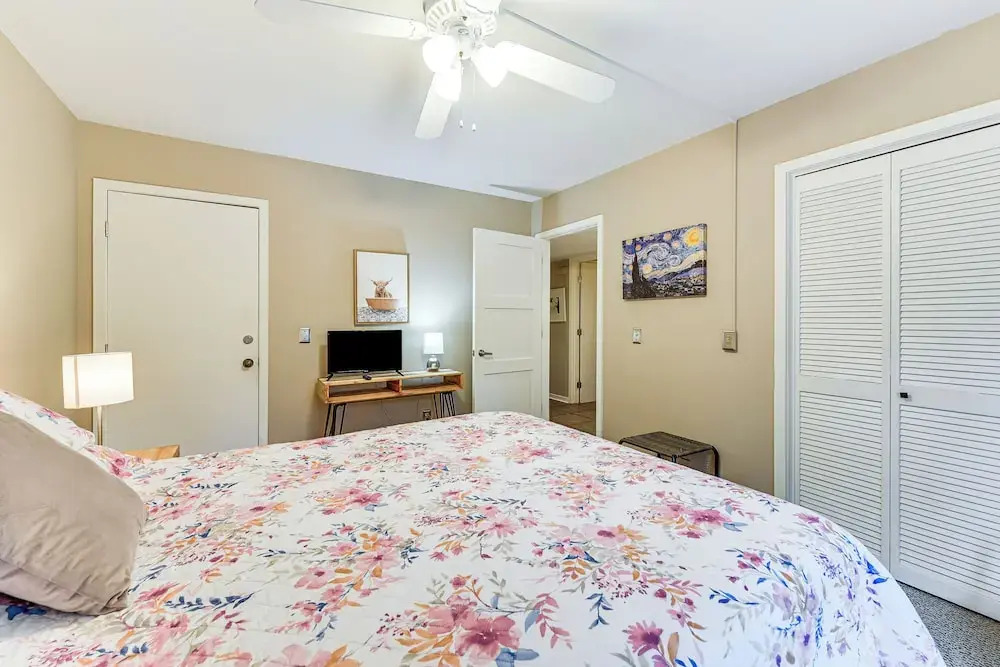 Walk to Beach: Unique Sea Pines Getaway!