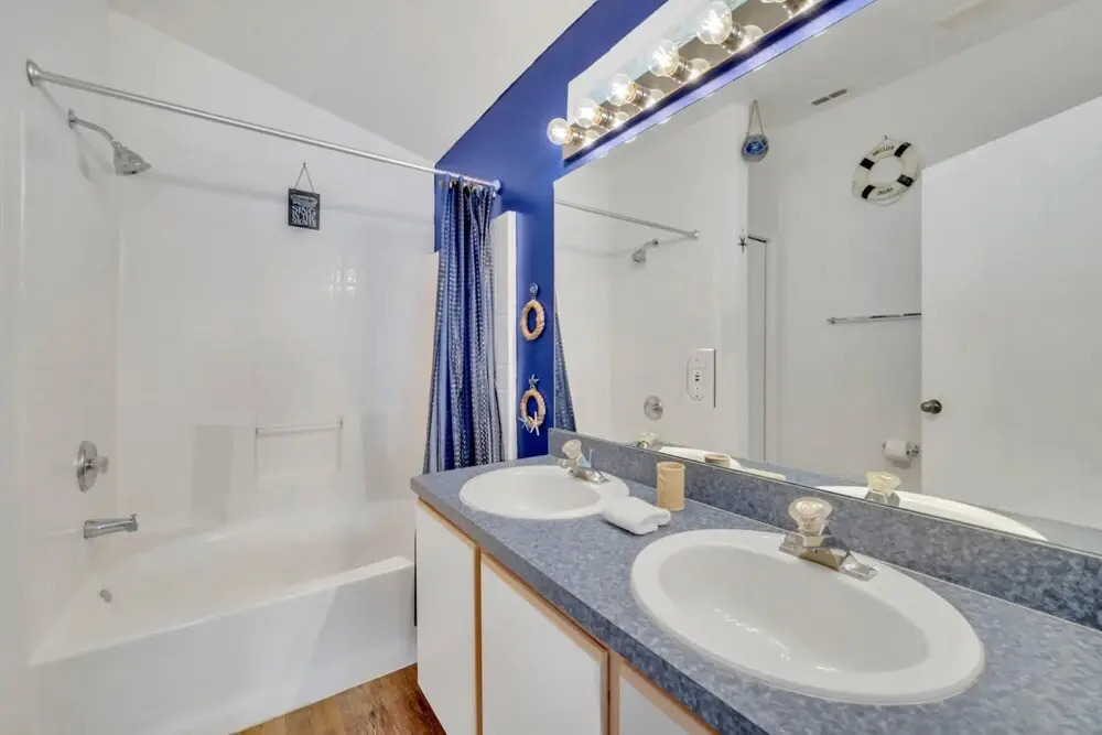 Bright Spacious Retreat With Private Pool Lanai Game Room