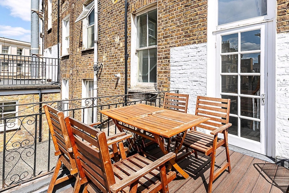 Stylish West Kensington Flat With Character
