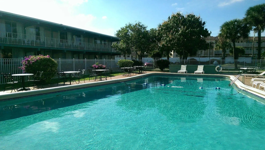 Boca Inn