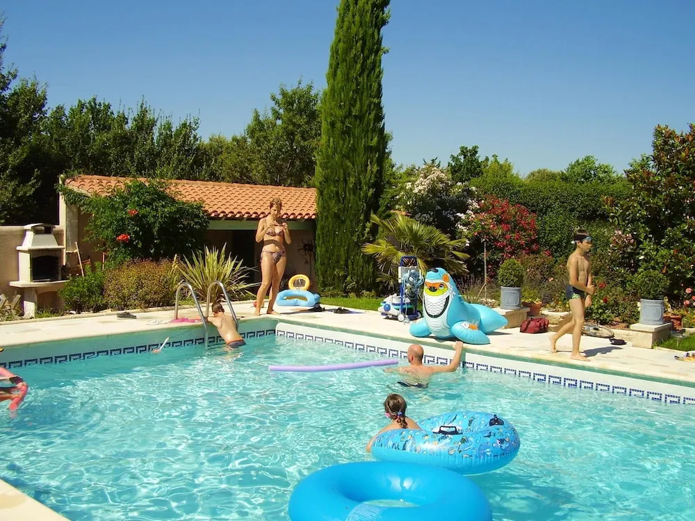 House With 2 Bedrooms In Carpentras With Shared Pool Enclosed Garden And Wifi 31 Km From The Slopes