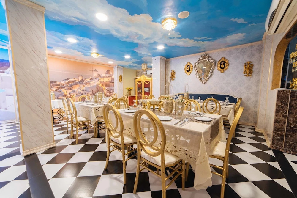 Bless Amare Boutique Hotel by RedDoorz