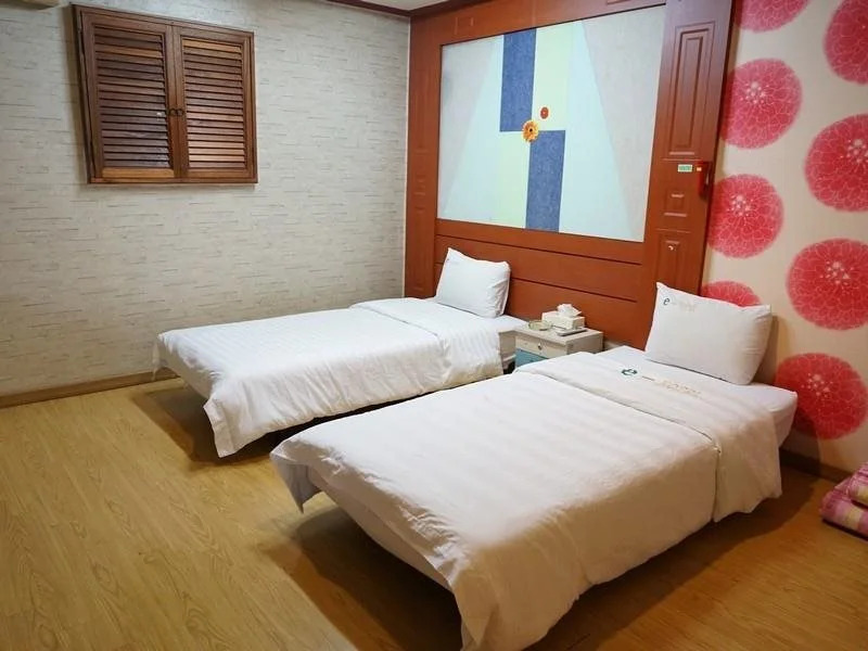 e-Hotel